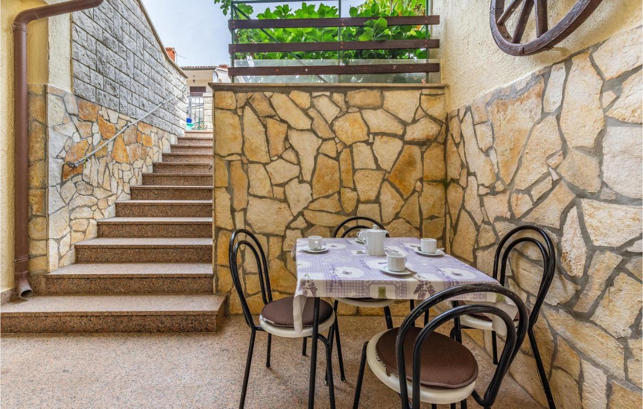 2 Bedroom Stunning Apartment In Ρόβινι Εξωτερικό φωτογραφία