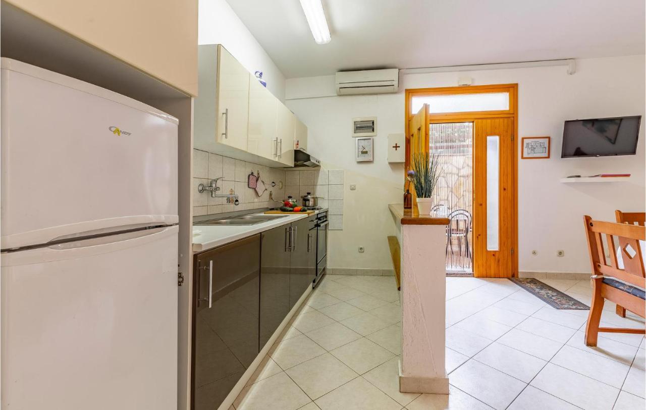 2 Bedroom Stunning Apartment In Ρόβινι Εξωτερικό φωτογραφία
