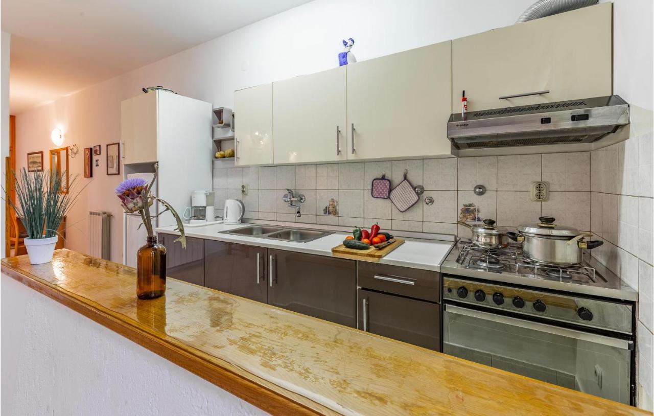 2 Bedroom Stunning Apartment In Ρόβινι Εξωτερικό φωτογραφία